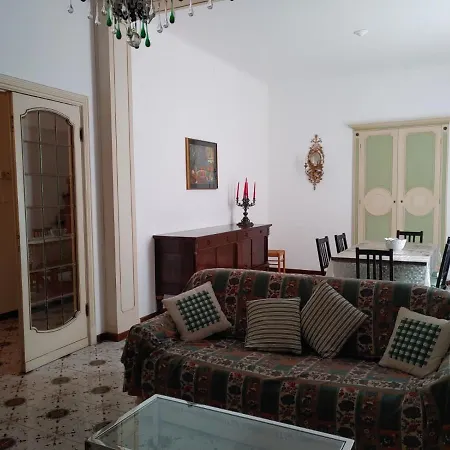 아파트 Lisetta's House
